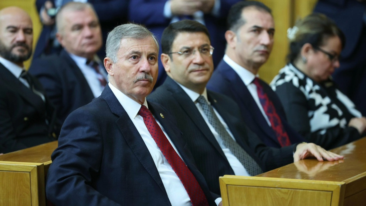 Selçuk Özdağ'dan Bakan Uraloğlu'na PTT soruları