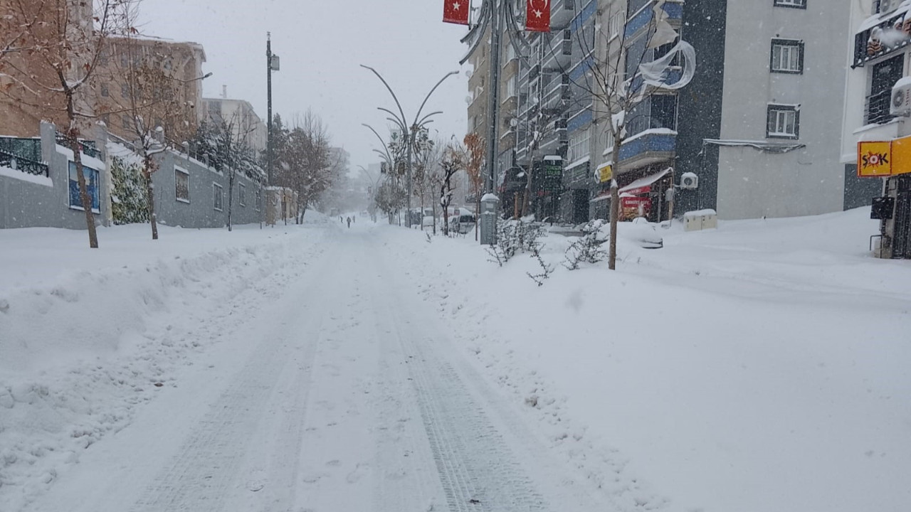 Şırnak’ta eğitime kar engeli: 2 Ocak'ta okullar tatil