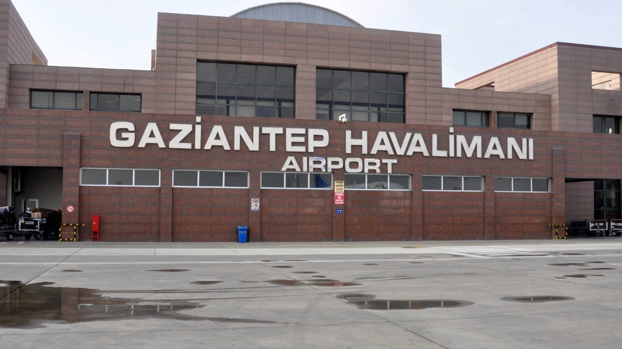 Valilik açıkladı: Havalimanı saatlerce uçuşlara kapalı kalacak