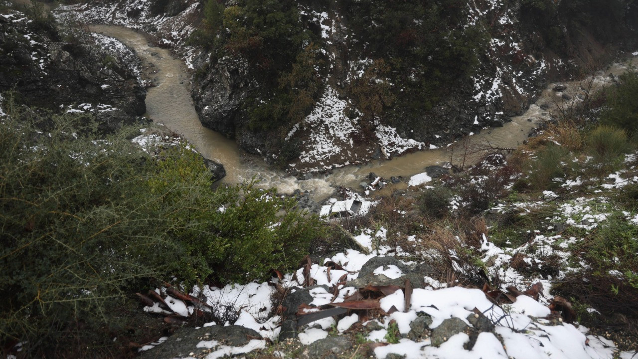 Aksiyon filmi sahnesi gibi: Kendini son anda kurtardı