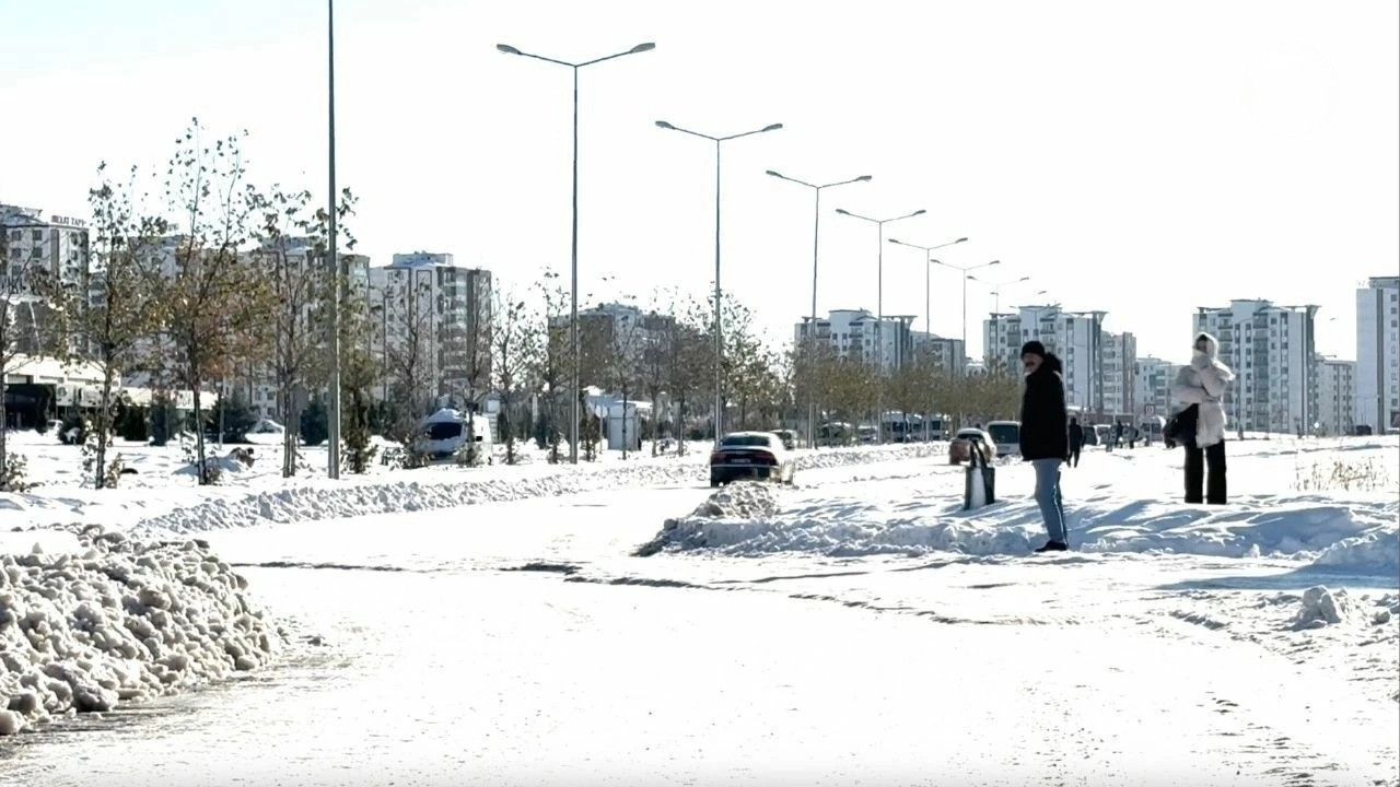 Bir şehir alarmda: Meteoroloji -20 için uyardı, uçuşlar iptal