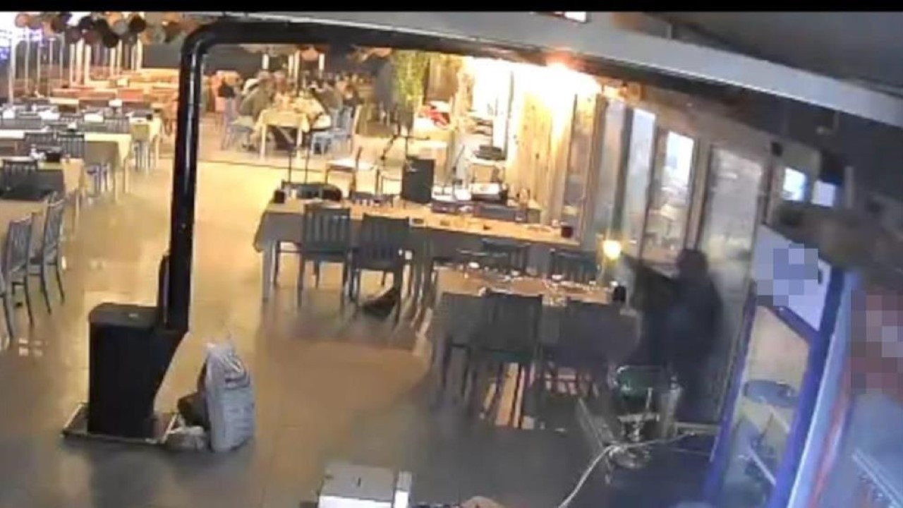 İstediği verilmeyince tüfekle saldırdı: Ölü ve yaralılar var