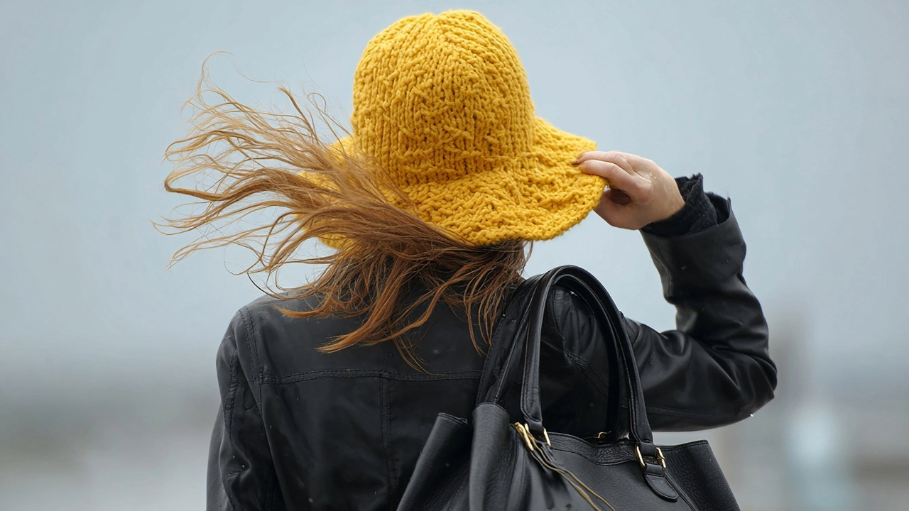 İzmir'de yarın kuvvetli rüzgar ve fırtına bekleniyor