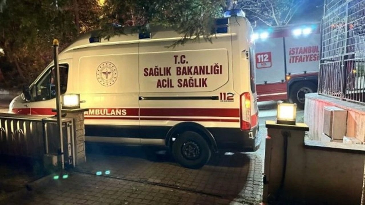 Kadıköy'de korku dolu anlar: Bir kişi panikle camdan atladı