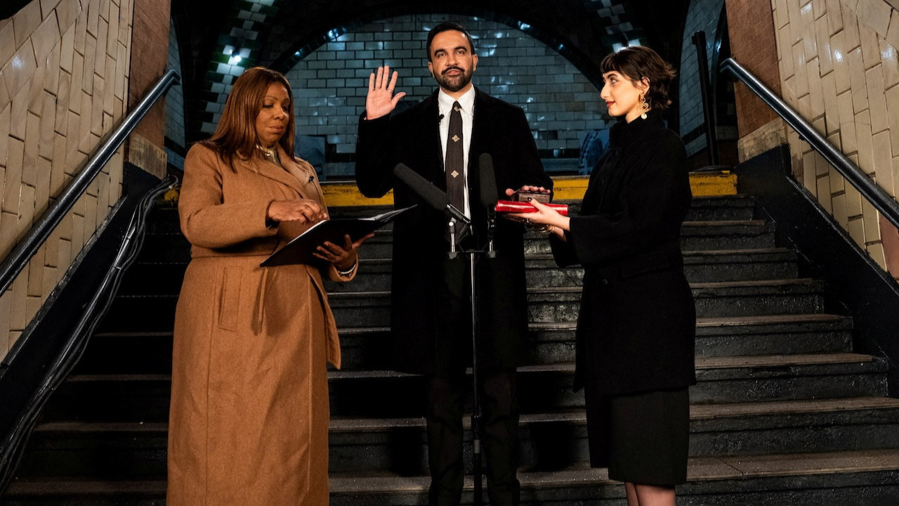 Sosyalist belediye başkanının eşinin lüks çizmeleri tepki çekti