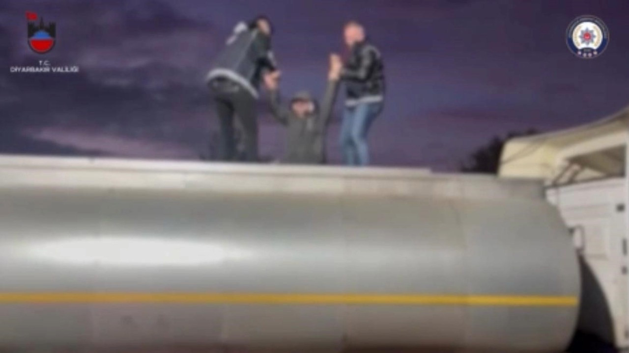 Tankerin içinden 32 göçmen çıktı