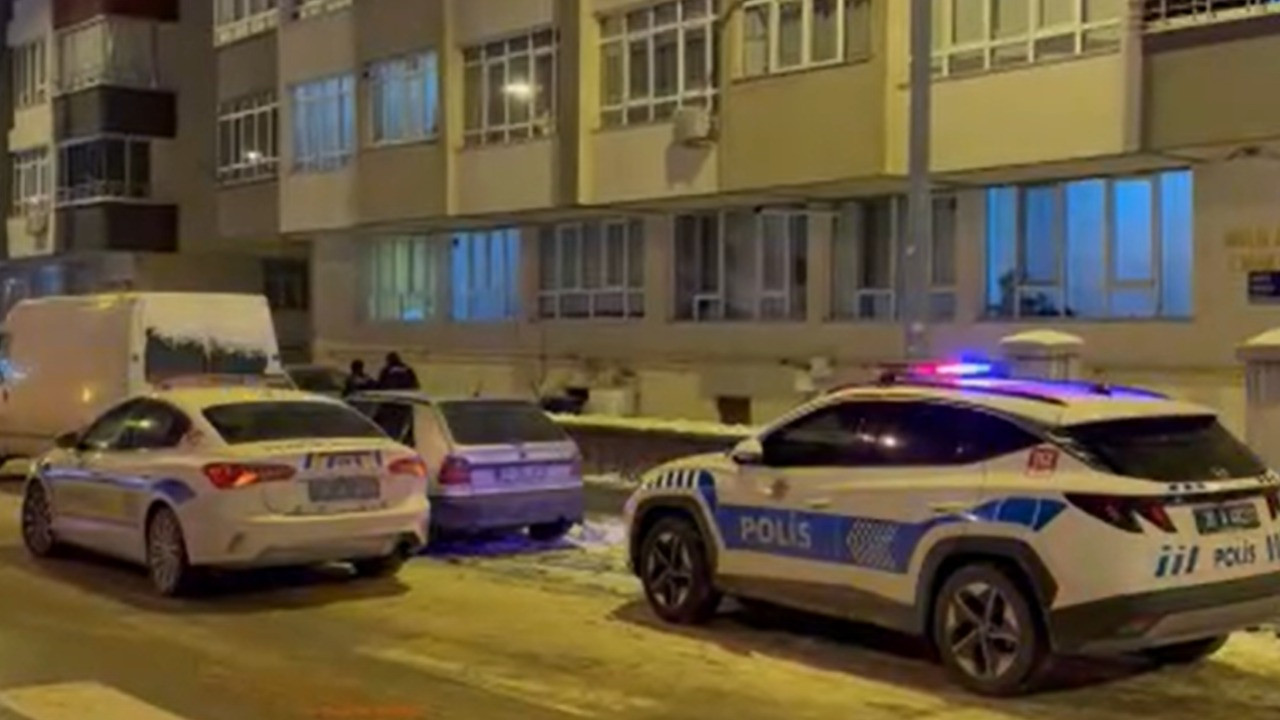 Evde bıçaklı kavga: 1 ölü