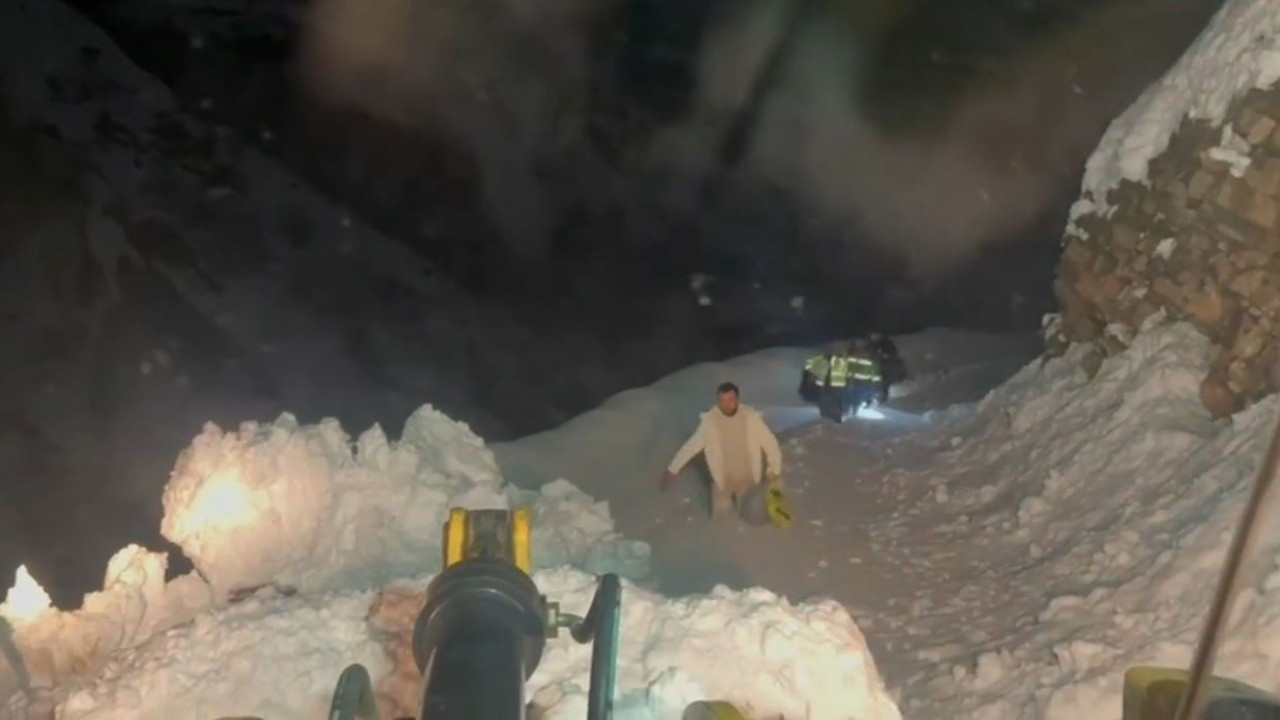 Maden ocağında mahsur kalan 8 işçi kurtarıldı