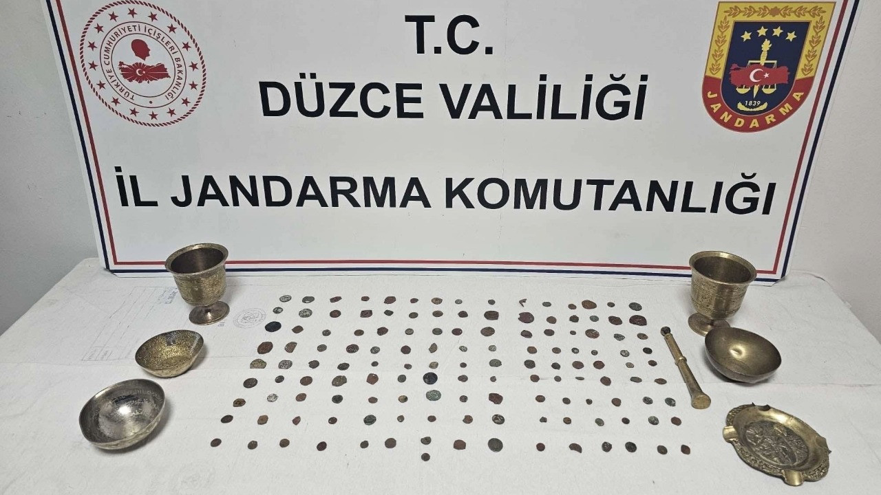 Tarihi eserleri 120 bin dolara satacakken yakalandı
