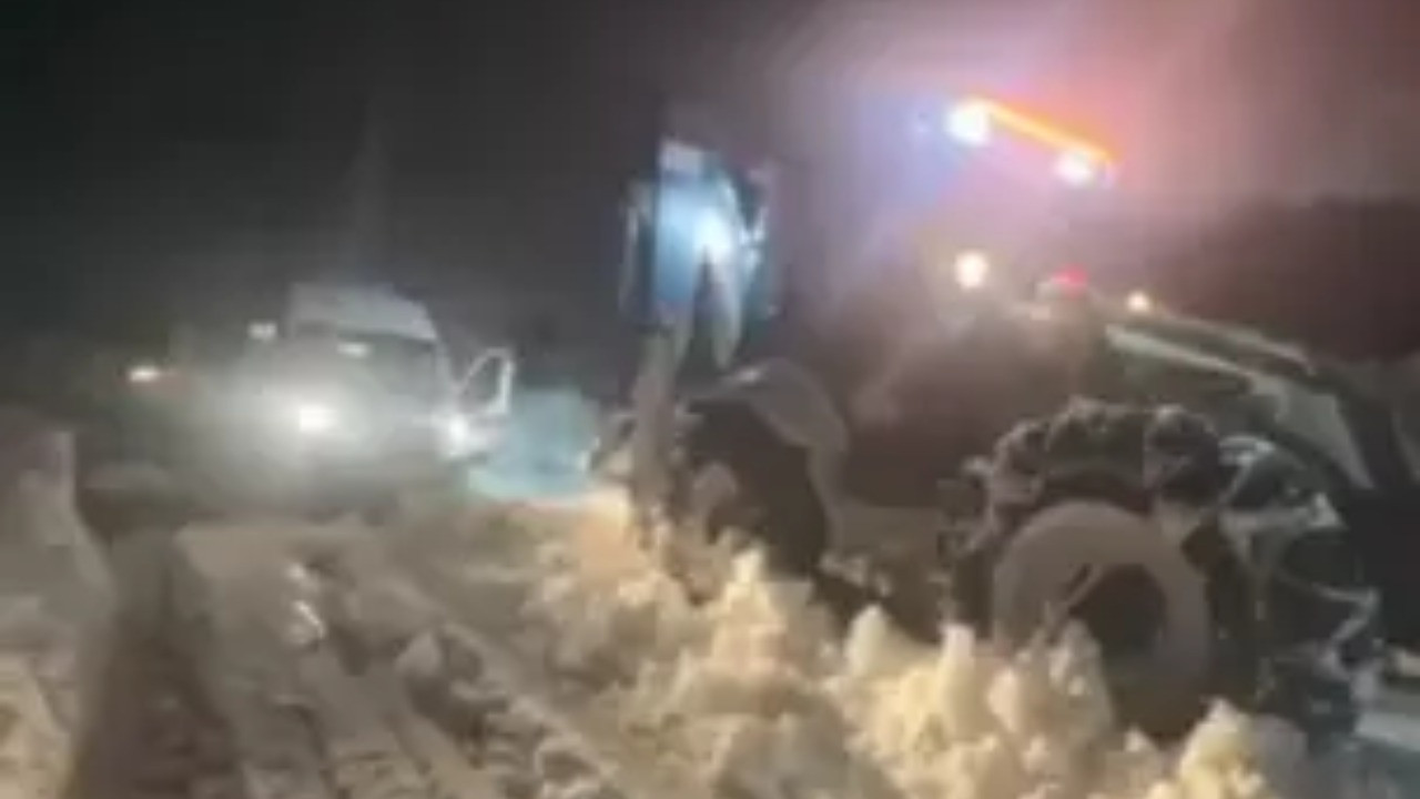 Zehirlenen 12 kişi 3 saatte kurtarıldı