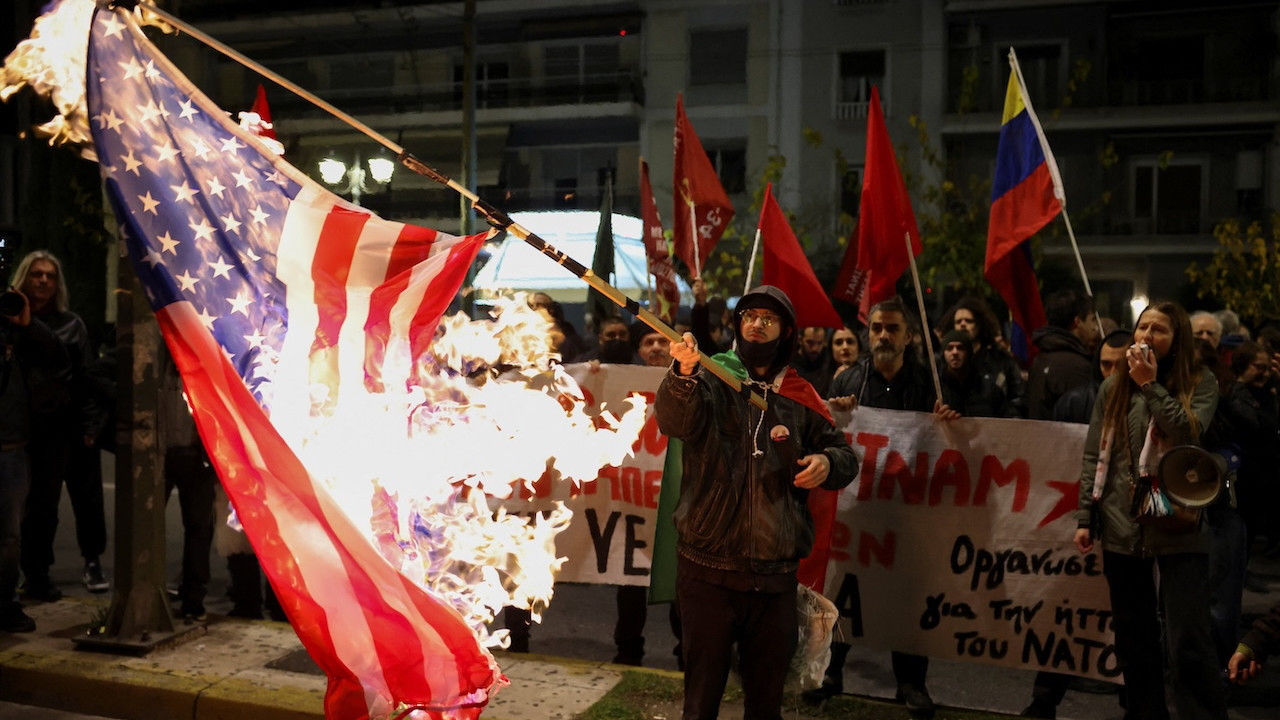 Avrupa'dan ABD'ye Venezuela tepkisi: Sokağa döküldüler