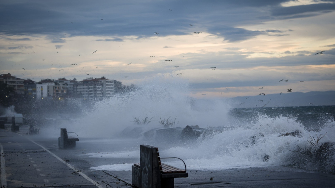Meteoroloji il il uyardı: Fırtına ve sağanak aynı anda geliyor