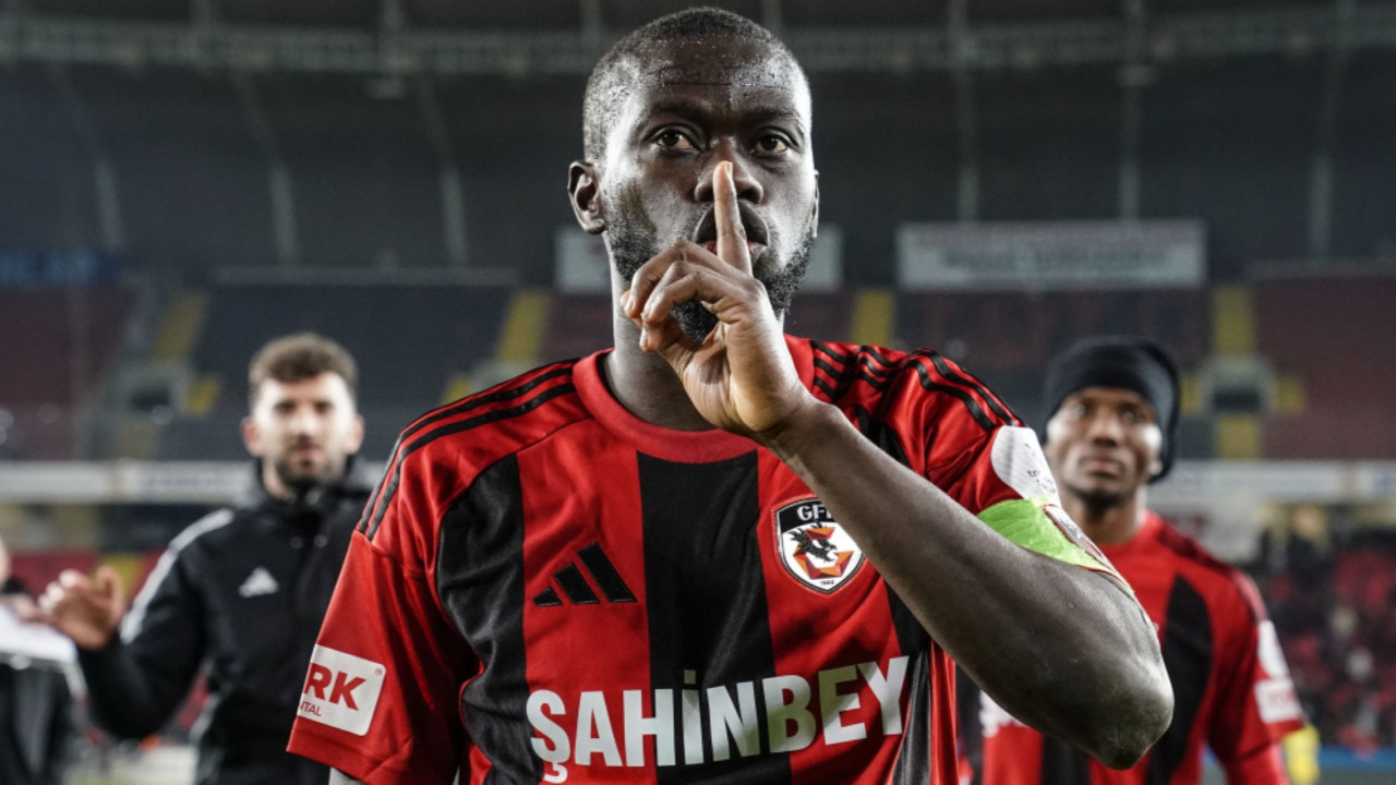 Gaziantep FK'da yol ayrımı: Badou Ndiaye gitti