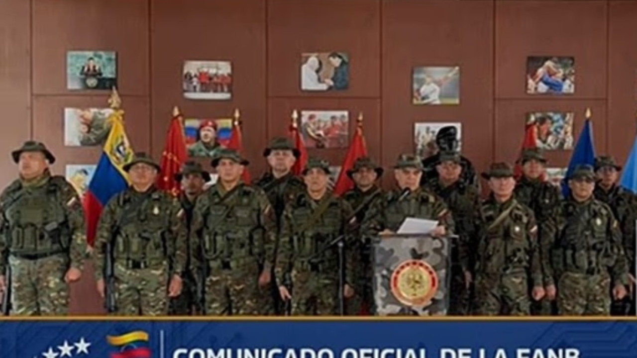 Venezuela'da binlerce kişi sokağa döküldü, ordu harekete geçti: Maduro'yu geri verin