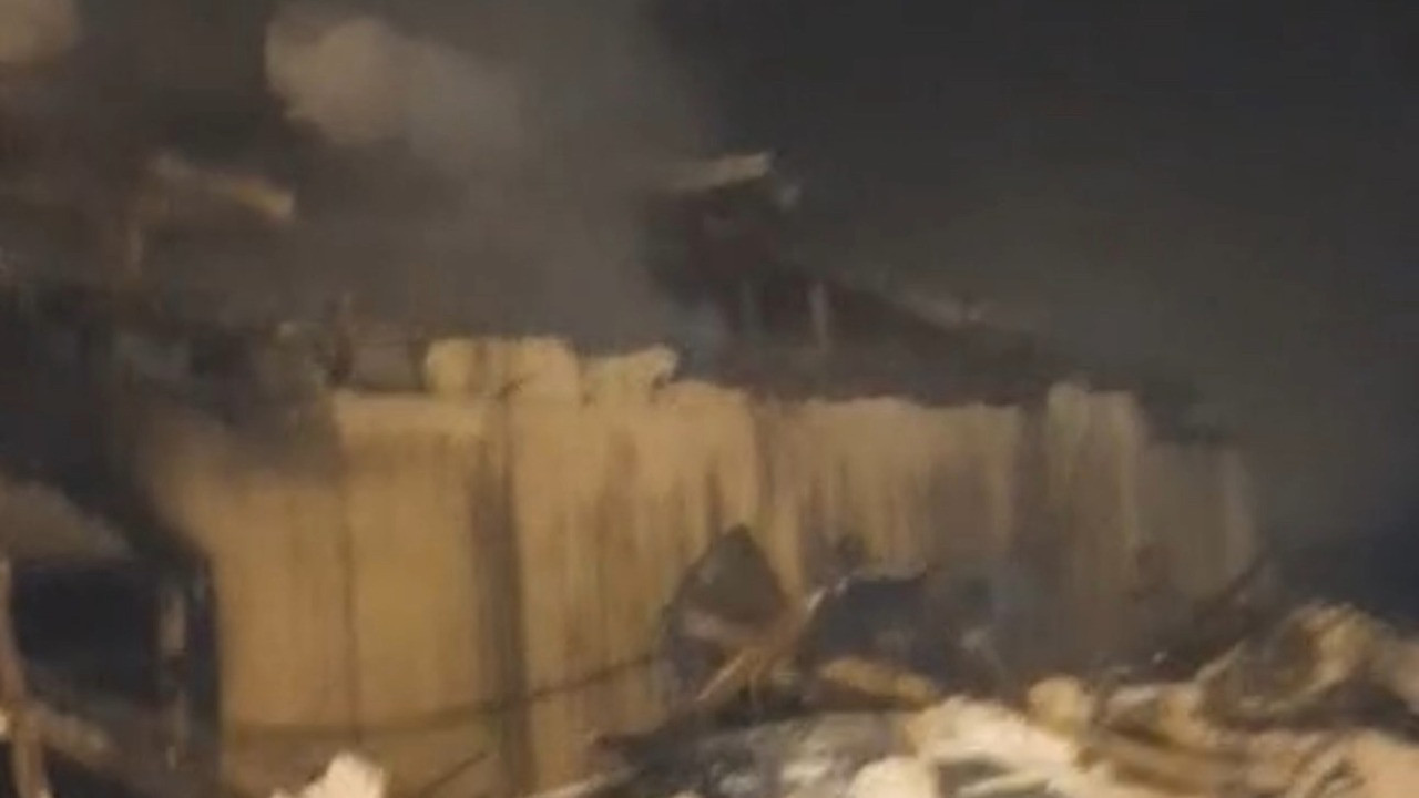 Bir aile evsiz kaldı