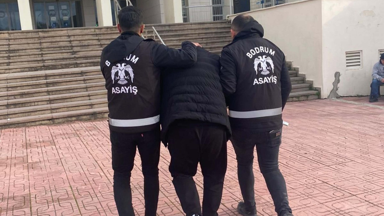 Bodrum’da 4 ayrı suçtan 24 yıl hapis cezası bulunan firari yakalandı