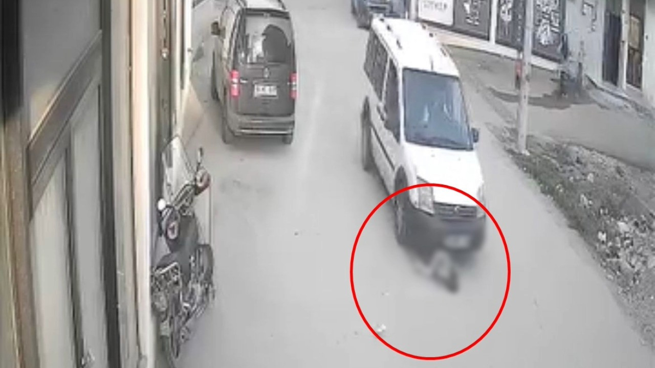 Bursa’da yola fırlayan 2 yaşındaki çocuğa otomobil çarptı