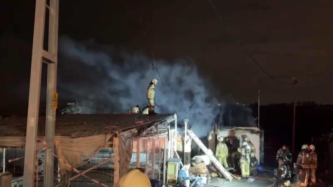 Halı yıkama ve marangoz atölyesi yandı, mahalle sokağa döküldü