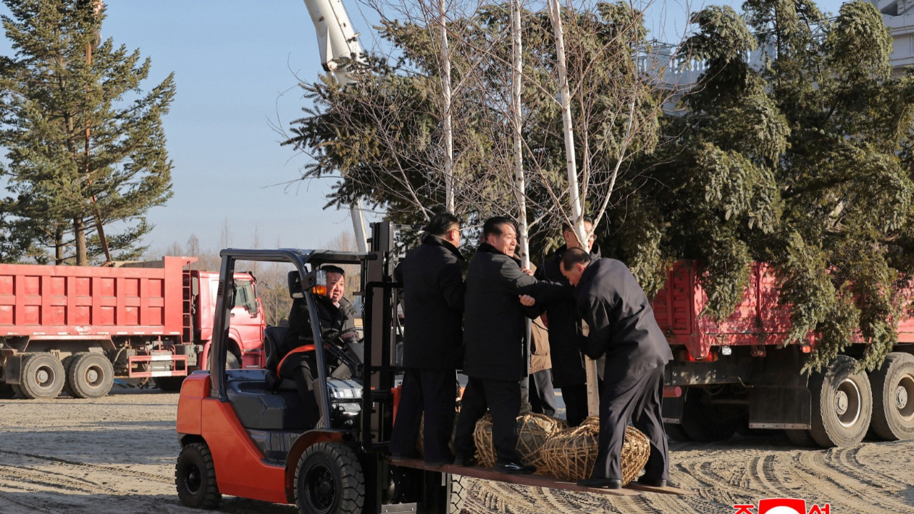 Kim Jong Un'dan forklift şov