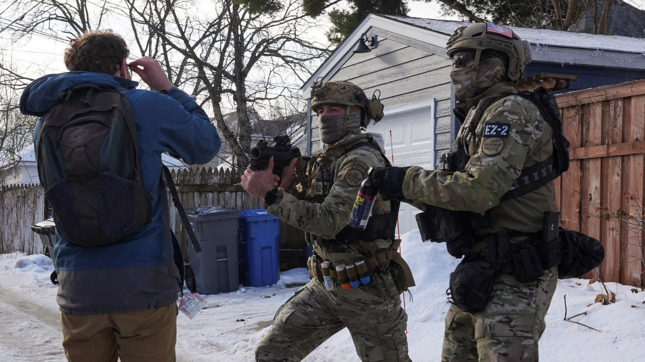ABD polisi, operasyonu izleyen kişiyi vurdu