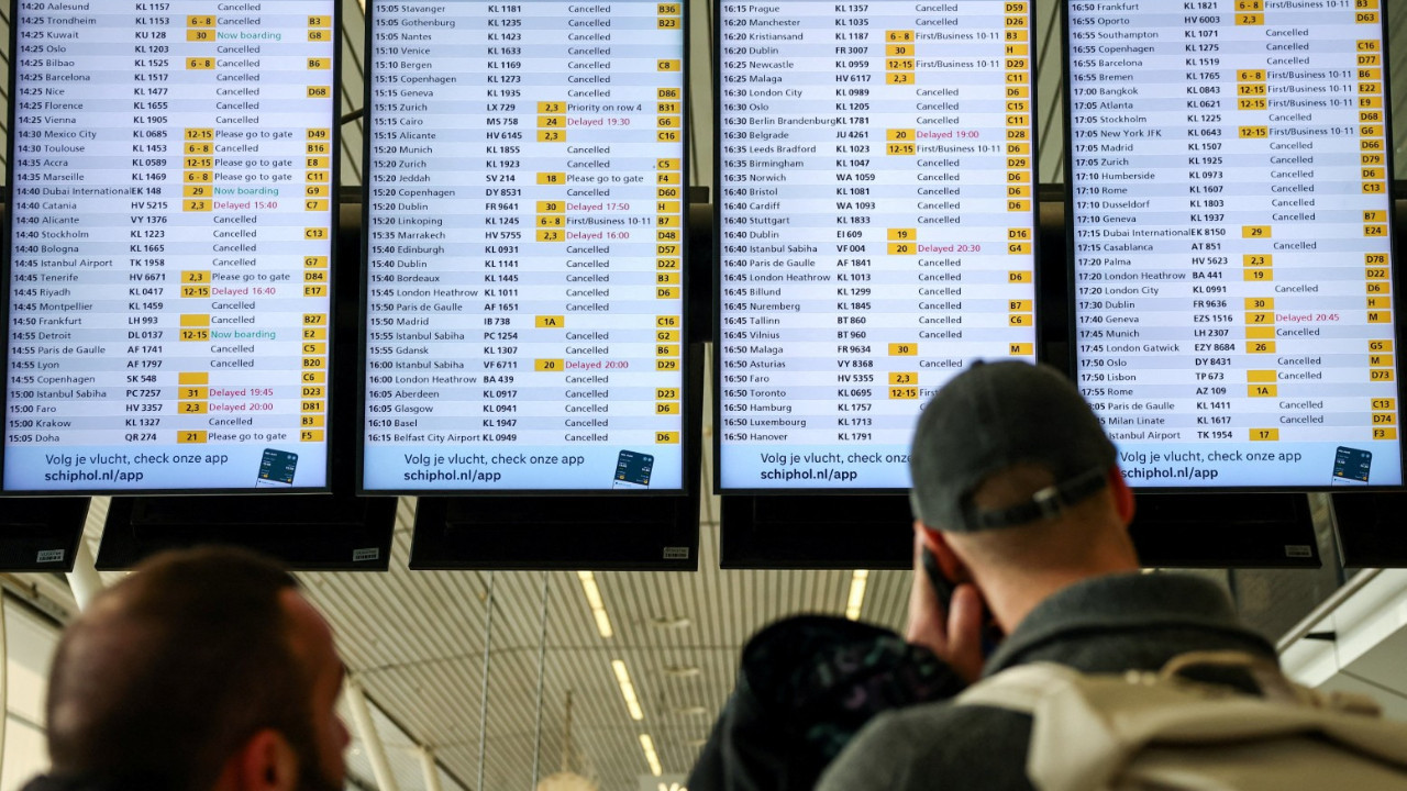 Avrupa'da kaos: 6 ölü, yüzlerce uçuş iptal