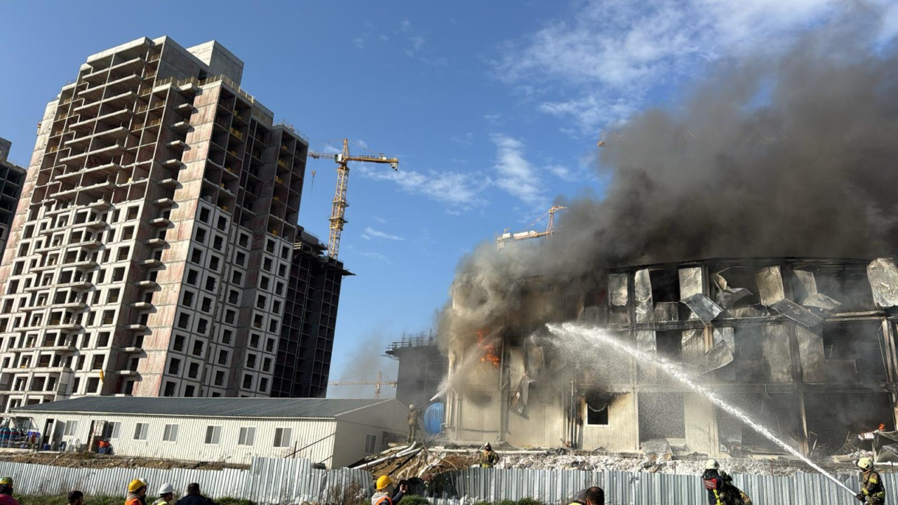 İstanbul'da yangın: Müdahale sürüyor