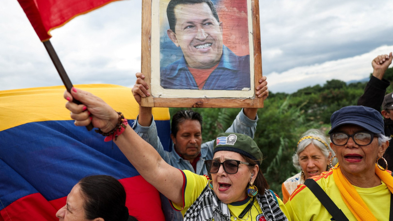 ABD'nin tehdit ettiği ülke ayakta: 'Yankiler defolun'