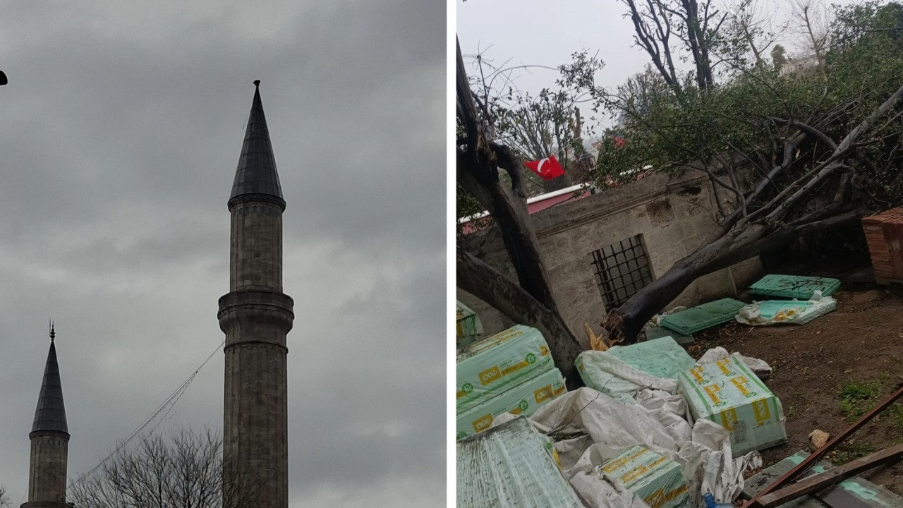 Ayasofya'da Mimar Sinan Minaresi'ne ait alem şiddetli rüzgar nedeniyle düştü