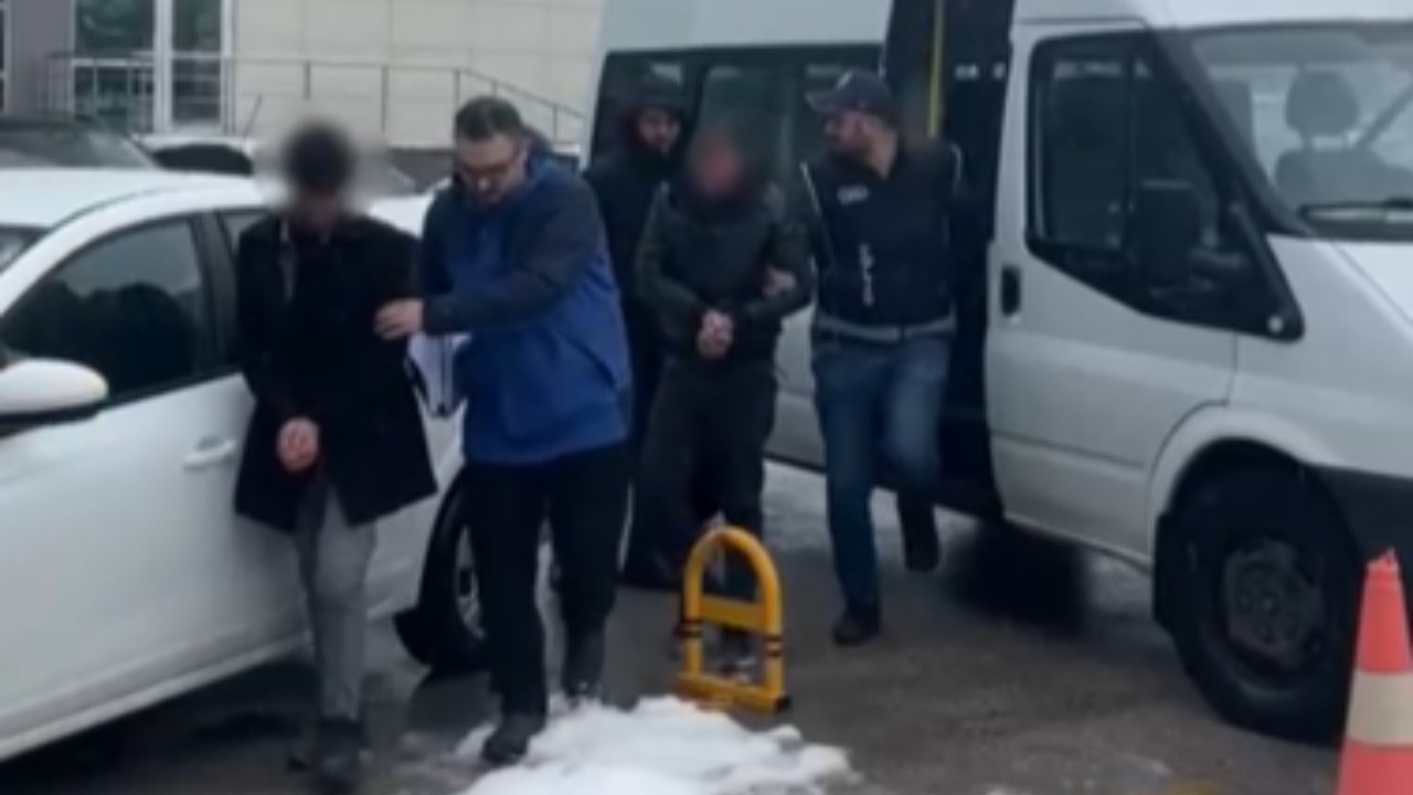 Bolu’da 13 düzensiz göçmen yakalandı, 5 organizatör tutuklandı