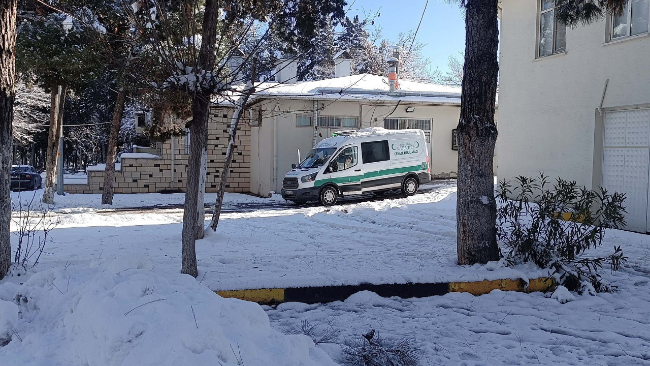 Çocuk, çocuğu kalbinden bıçaklayarak öldürdü