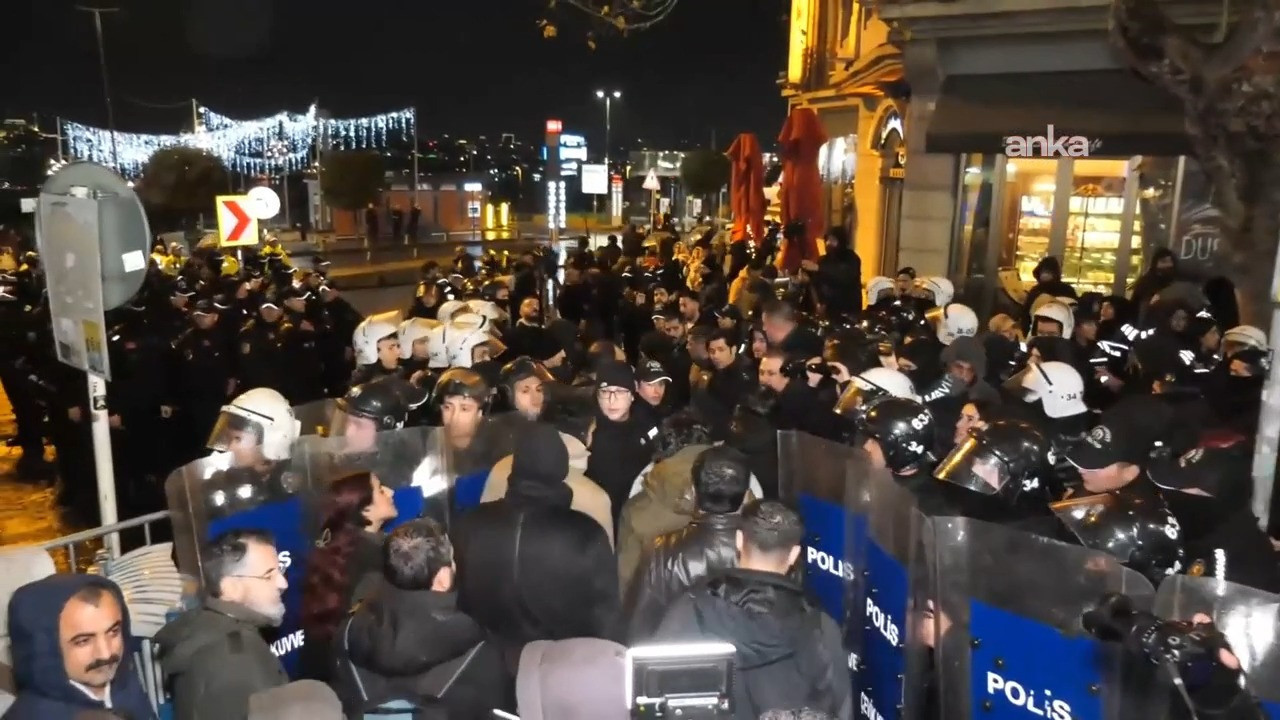 DEM protestosunda 25 gözaltı