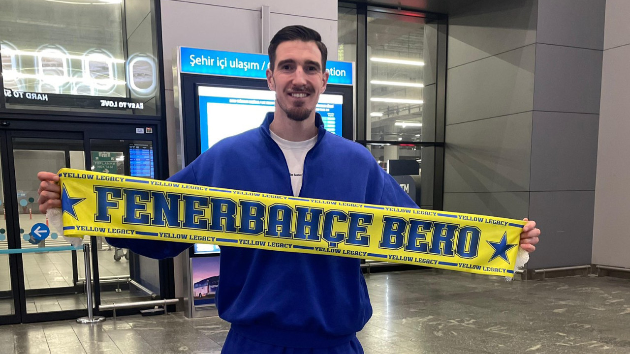 Nando De Colo, Fenerbahçe için İstanbul'a geldi