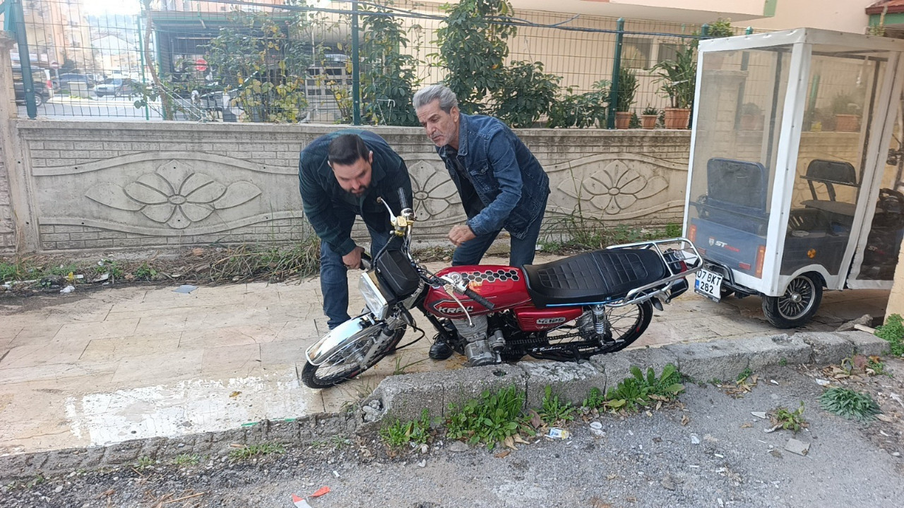 Polisi görünce motosikleti bırakıp kaçtı