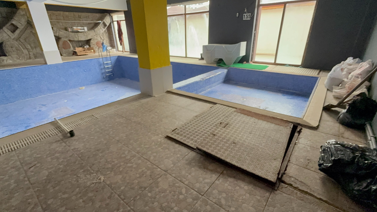 Babasını öldürüp havuz deposuna gömdü