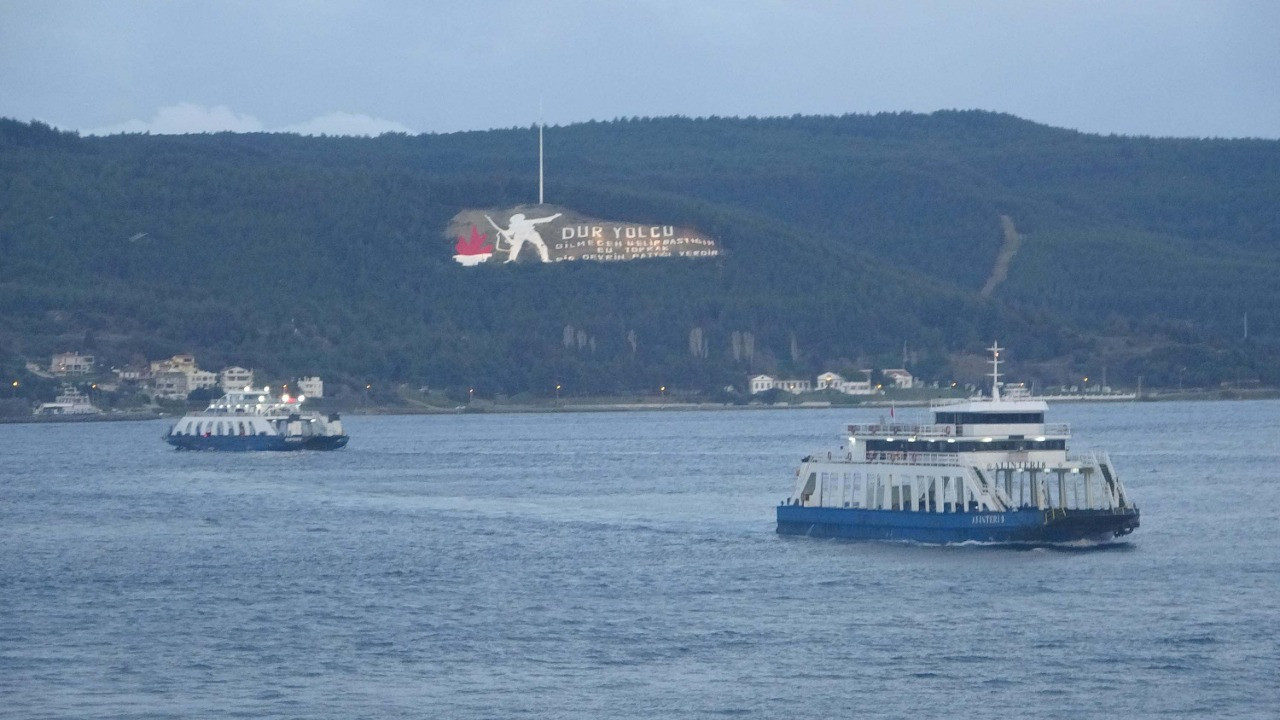 Bozcaada ve Gökçeada’ya feribot seferlerine fırtına engeli