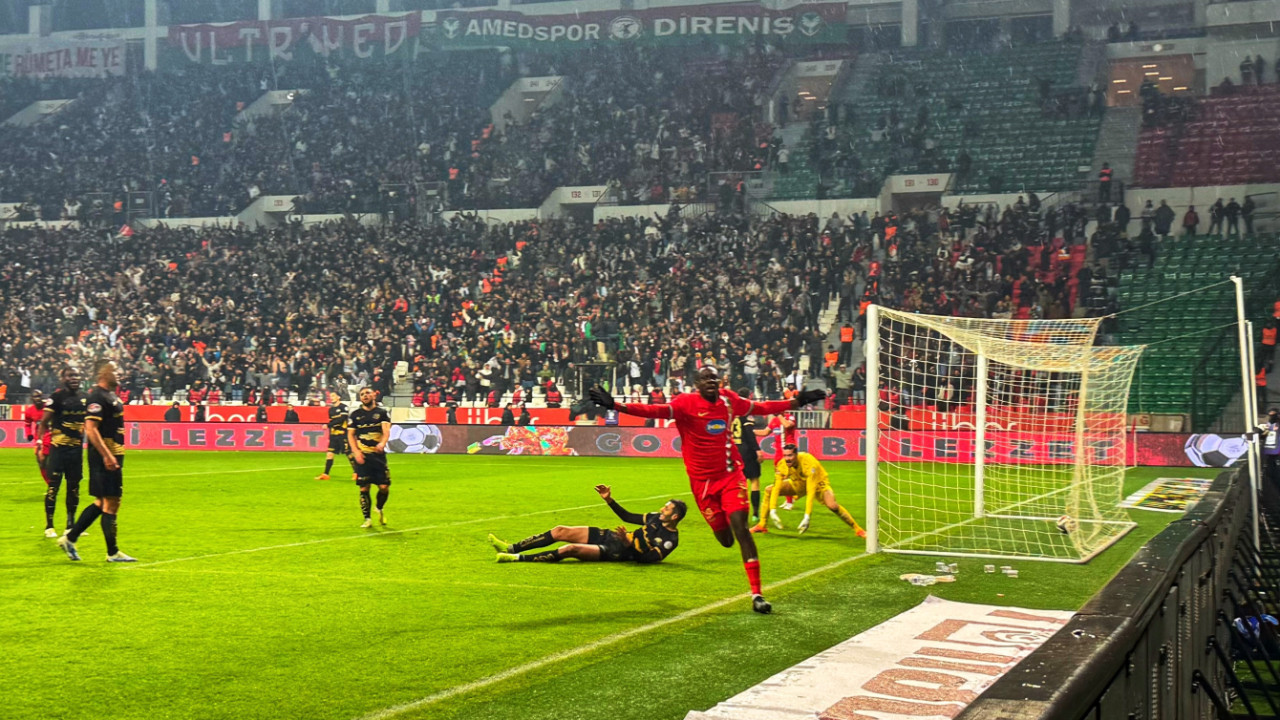Diagne, Amedspor'u galibiyete taşıdı: Çorum karşısında 3 puanı getirdi! 1-0