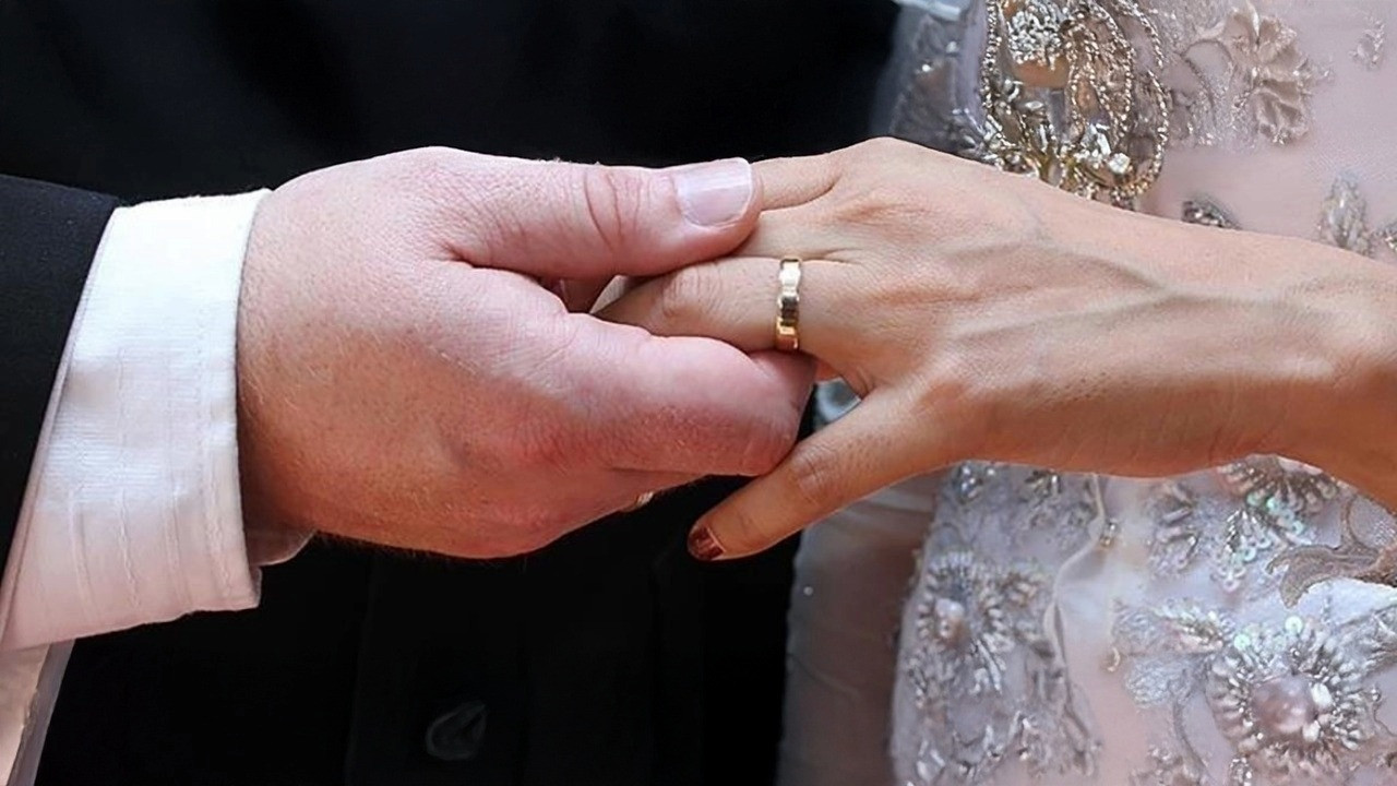 Diyanet'ten evlenecek ihtiyaç sahiplerine 500 bin lira hibe