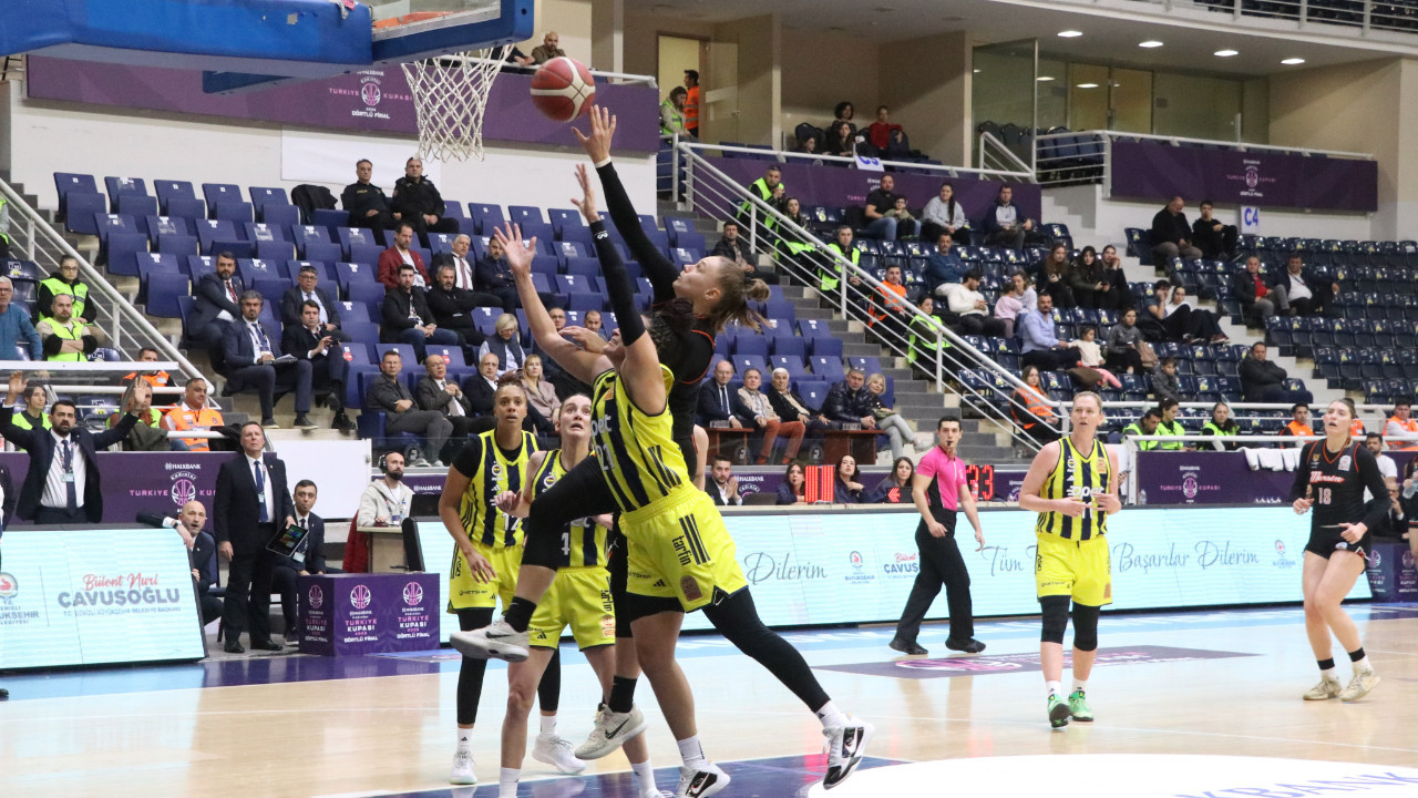 Fenerbahçe Opet, ÇBK Mersin’i devirdi: Galatasaray ile kupa için mücadele edecek