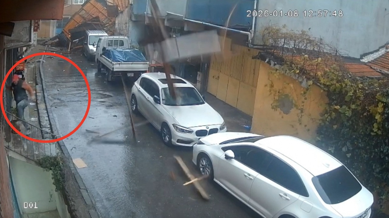 İstanbul’da fırtına dehşeti: Uçan çatılardan koşarak kurtuldu
