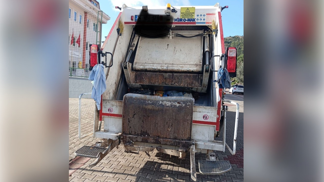 Marmaris'te çöp kamyonunun çarptığı kadın hayatını kaybetti