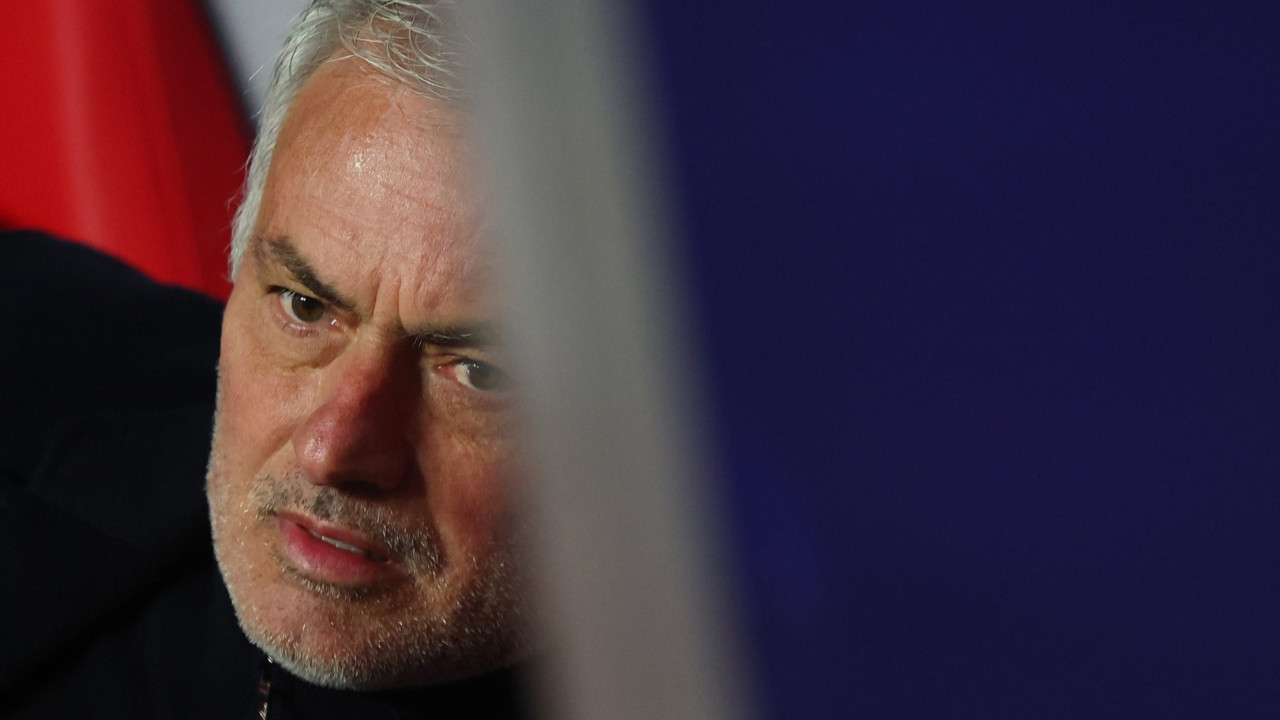 Mourinho, Benfica'dan da kovuluyor: Yerine gelecek isim belli