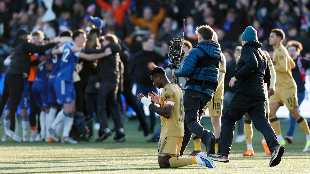 FA Cup'ta büyük sürpriz: Son şampiyon Crystal Palace, 6. Lig ekibine elendi!