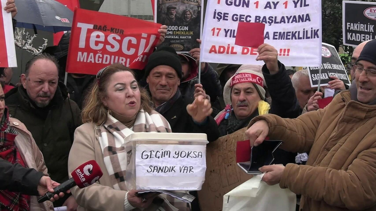 Emekliden yağmur altında kırmızı kart: Hesabını sandıkta soracağız