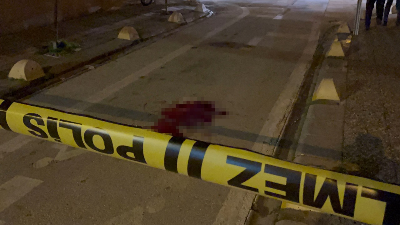 Kız kavgası kanlı bitti