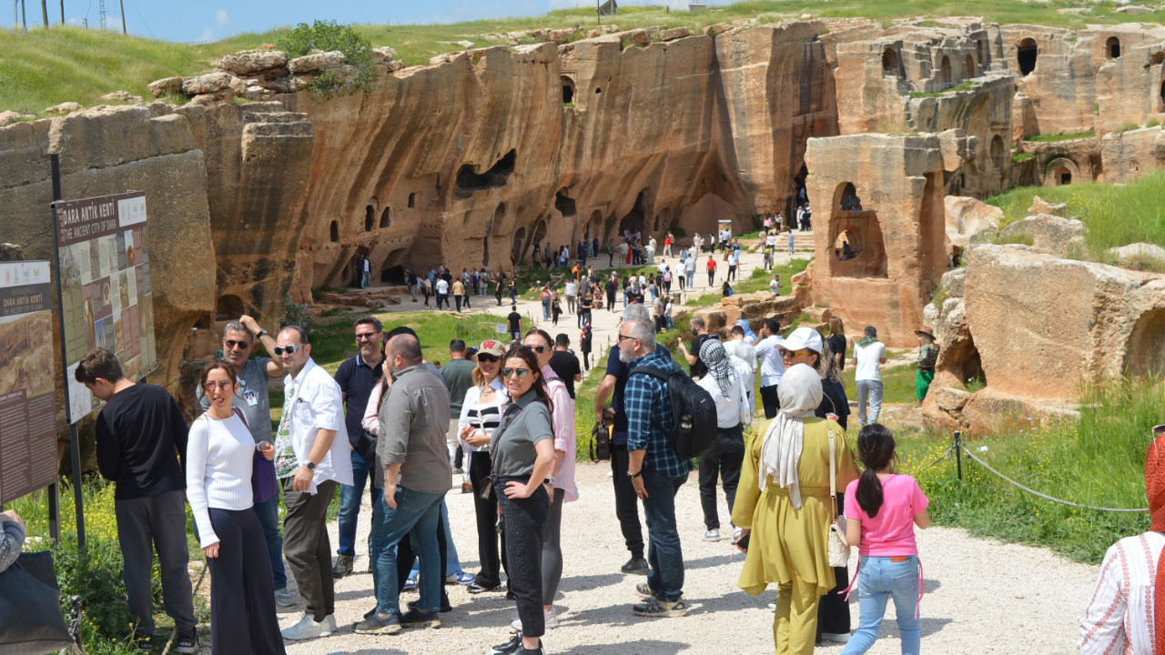 Mardin'e turist akını: 1 yılda 4 milyon kişi ziyaret etti