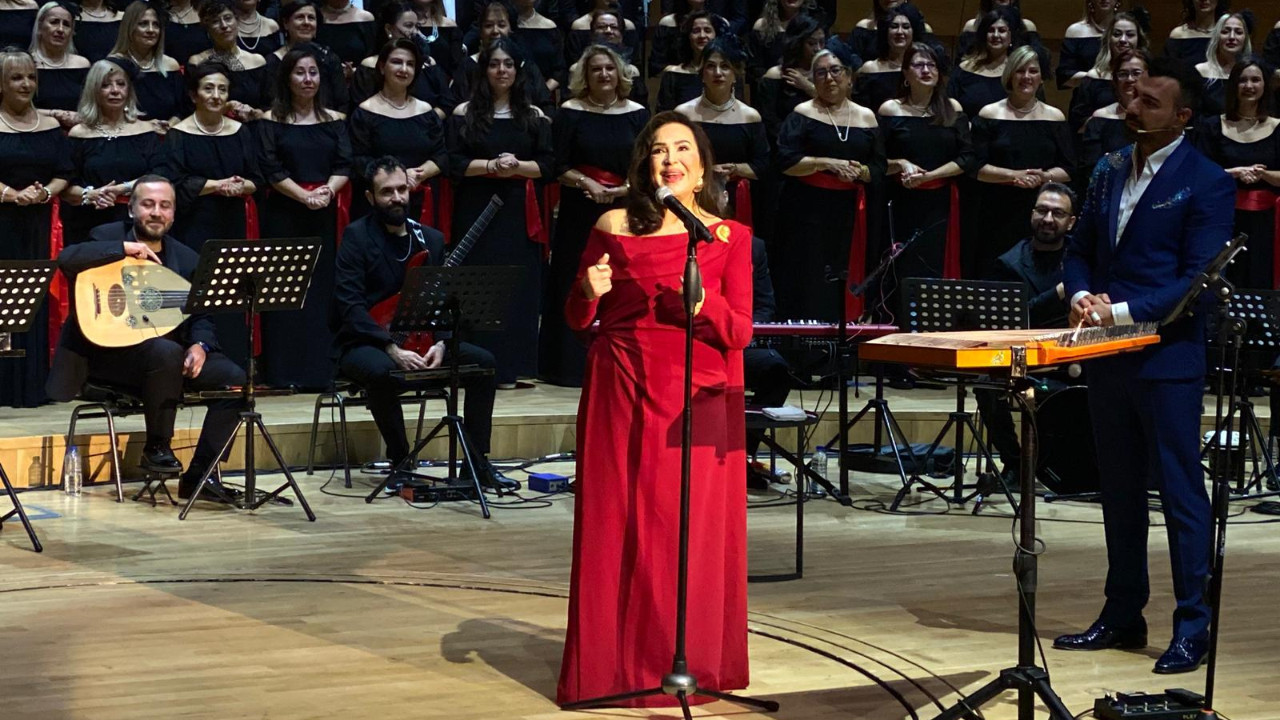 Türkan Şoray sahneye çıktı