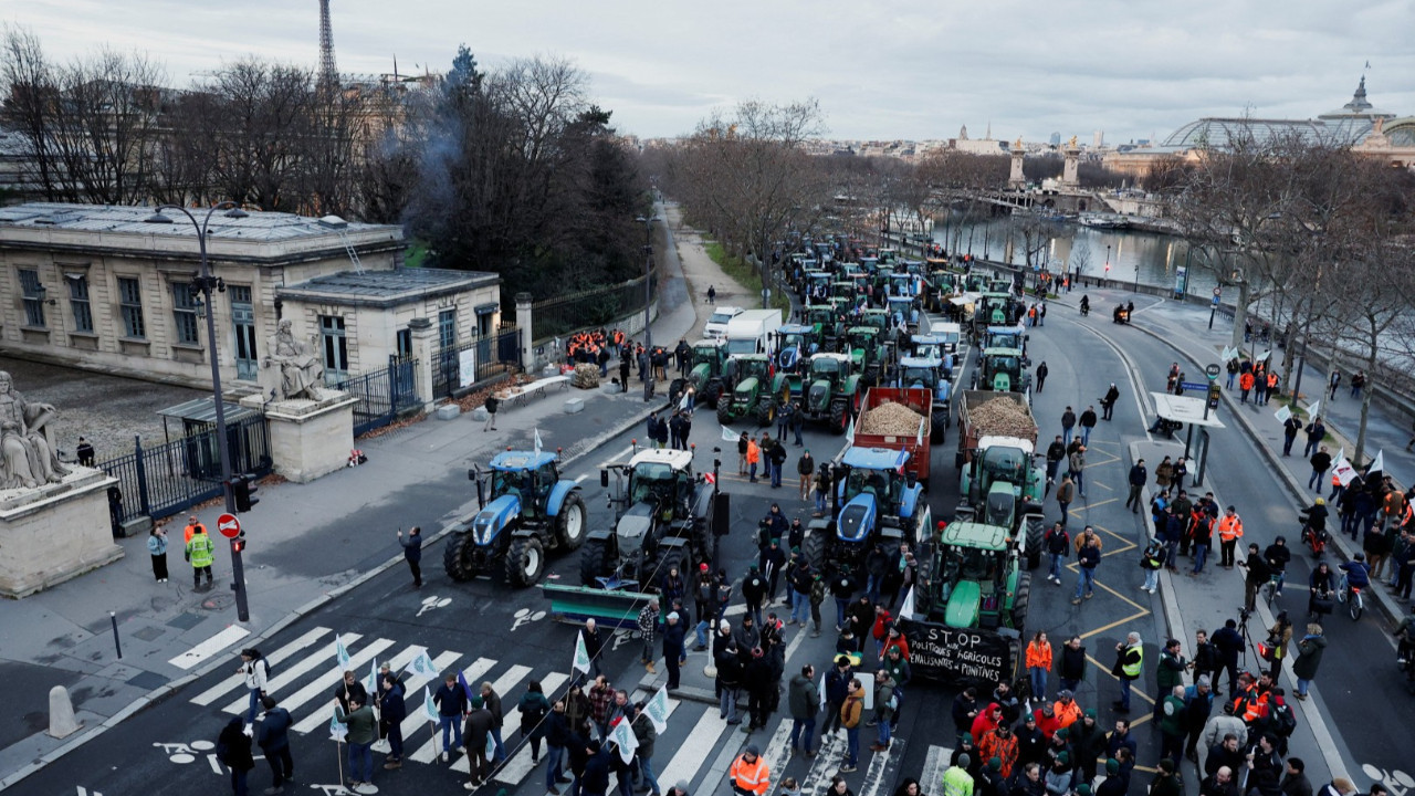 Avrupa'da kriz: Çiftçilerden traktörlerle dev eylem