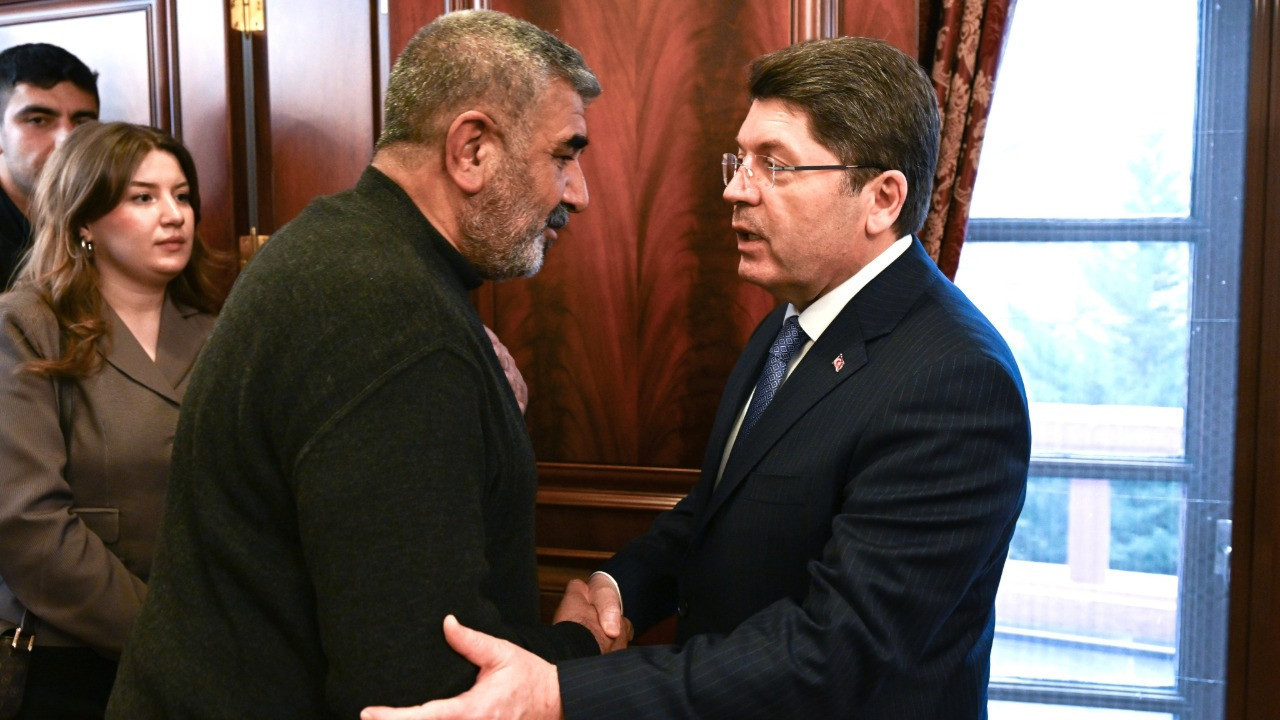 Bakan Tunç, Rojin Kabaiş'in babası ile görüştü