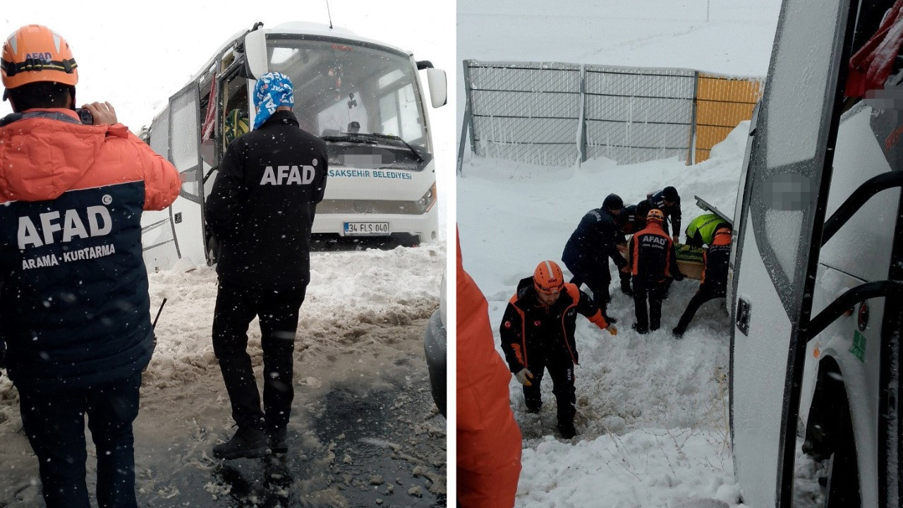 Cenaze minibüsü devrildi: 22 yaralı