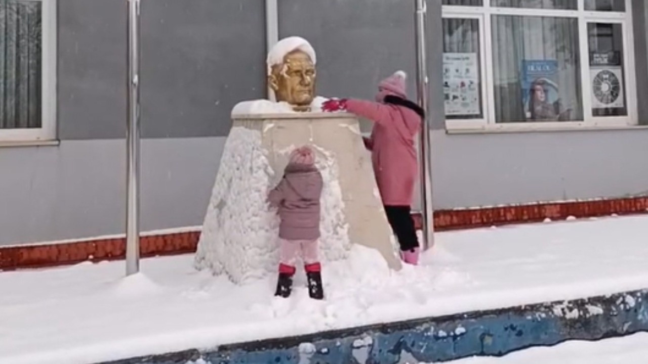 İki kardeşin davranışı yürekleri ısıttı